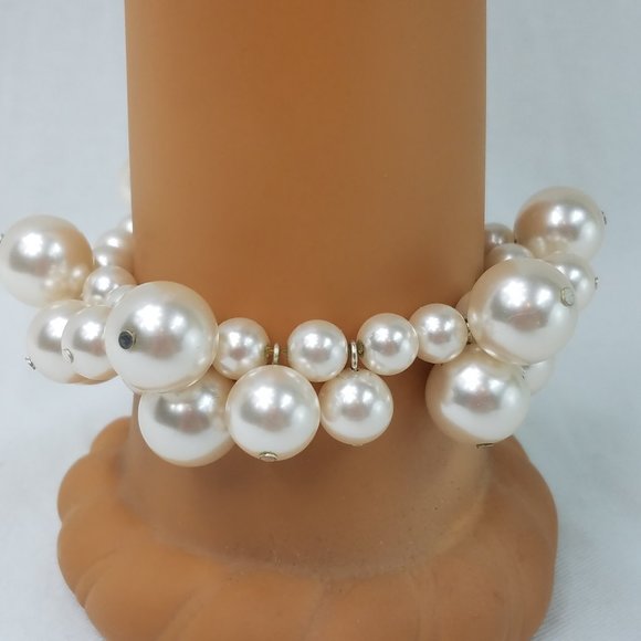 RMN Stretch Pearl Bead Bracelet - Picture 3 of 4